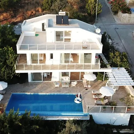 You Will Love This Luxury 5 Bedroom Villa, 1051 Villa *