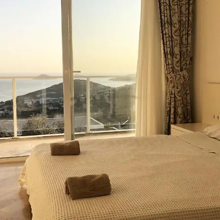 You Will Love This Luxury 5 Bedroom Villa, 1051 *